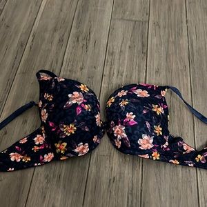 Pink Victoria’s Secret bra